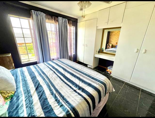 3 BEDROOM TOWNHOUSE FOR SALE IN RANGEVIEW